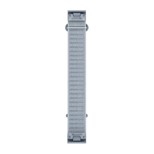Materiałowy pasek ComfortFit o szerokości 20 mm i szybkim systemem mocowania Garmin QuickFit.