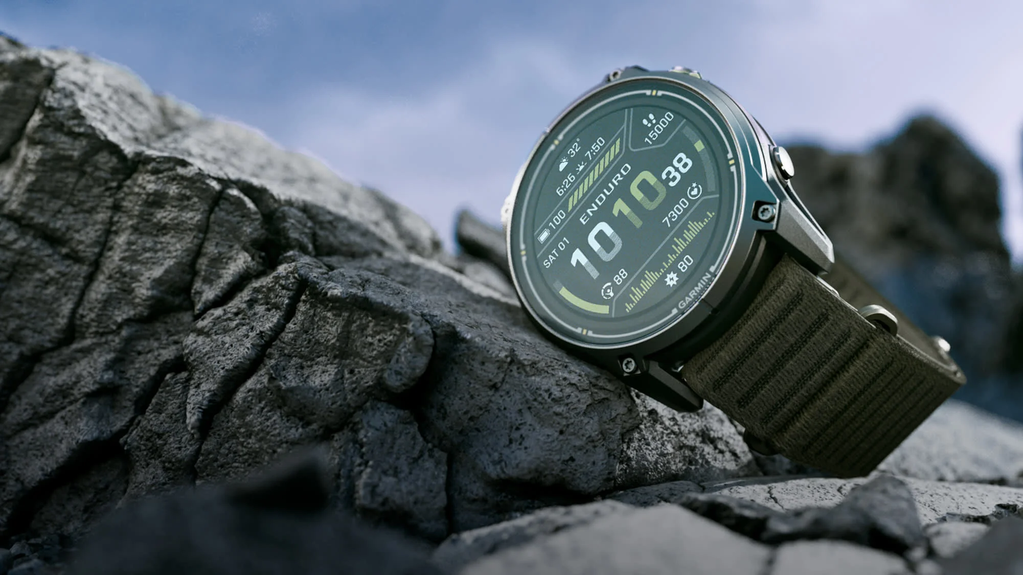 Smartwatch Garmin Enduro 4 z szafirową soczewką, latarką LED i materiałowym paskiem