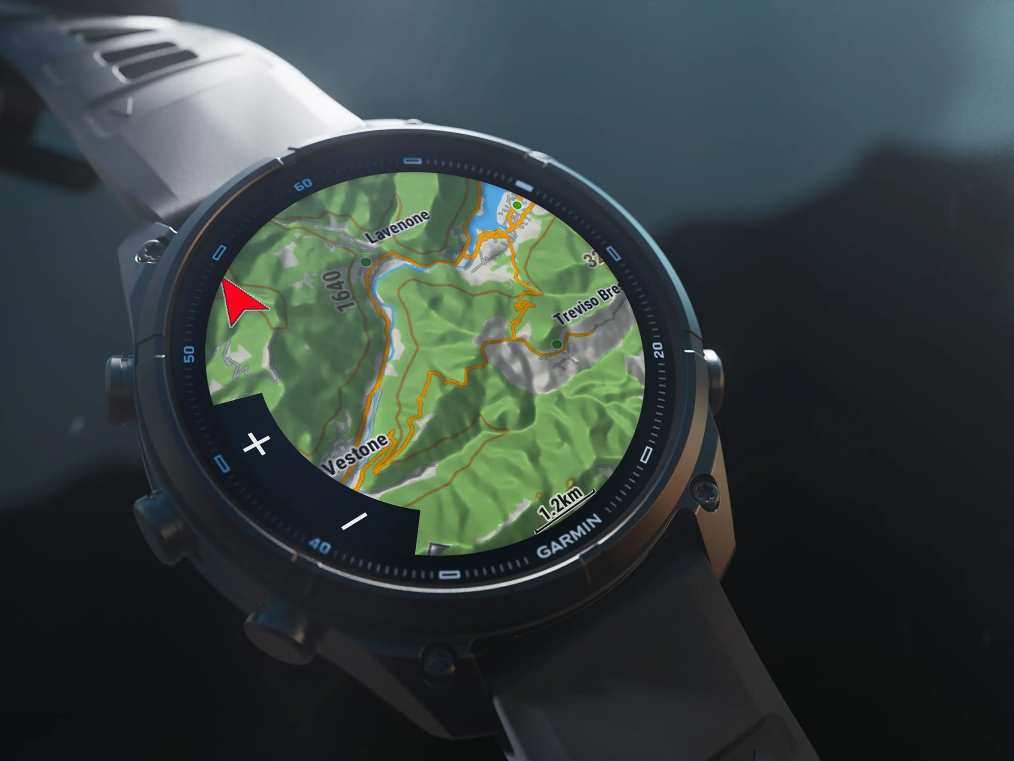 Tarcza zegarka Garmin wyświetlająca kolorową mapę nawigacyjną
