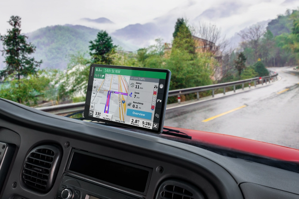 Garmin Deal w kokpicie ciężarówki