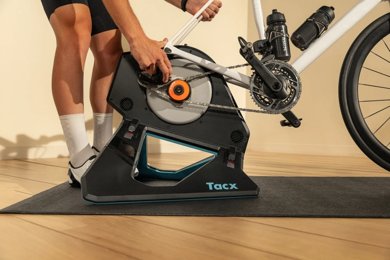 Tacx NEO 2T Zwift Ready z Zwift Cog i Zwift Click