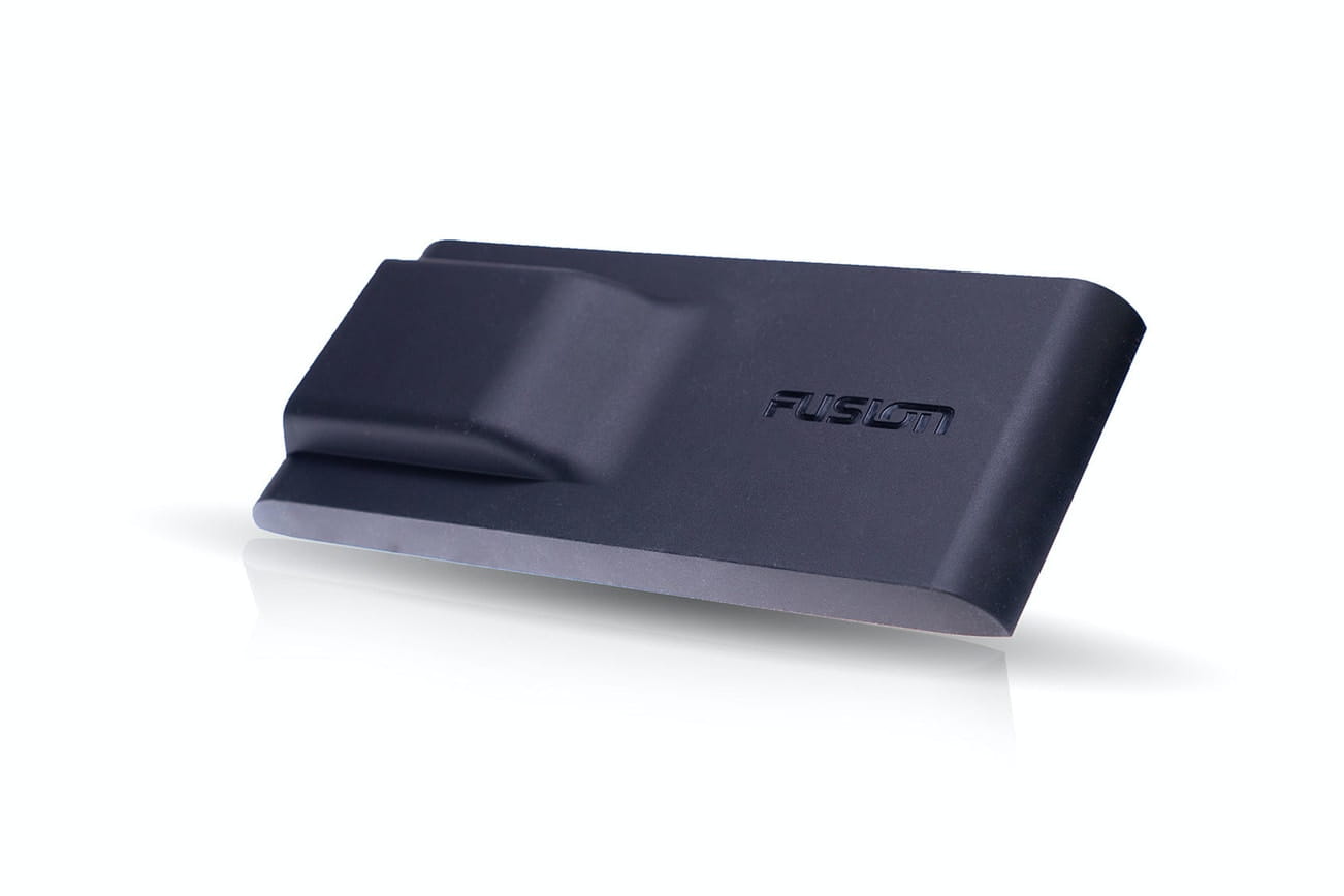 garmin-fusion-670-dust-cover_010-12745-01_2.jpg
